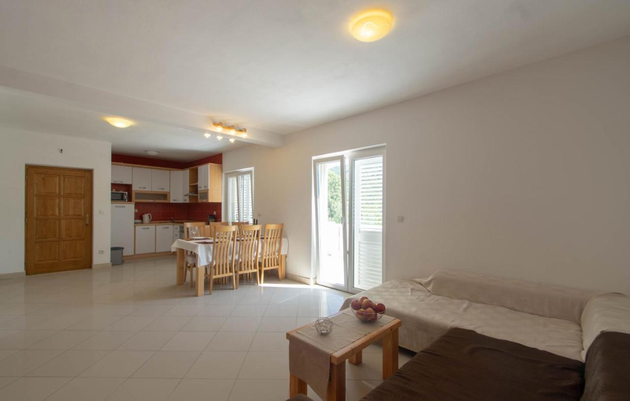 Apartments Valeria Zrnovo Bagian luar foto