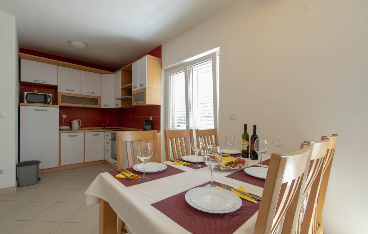 Apartments Valeria Zrnovo Bagian luar foto