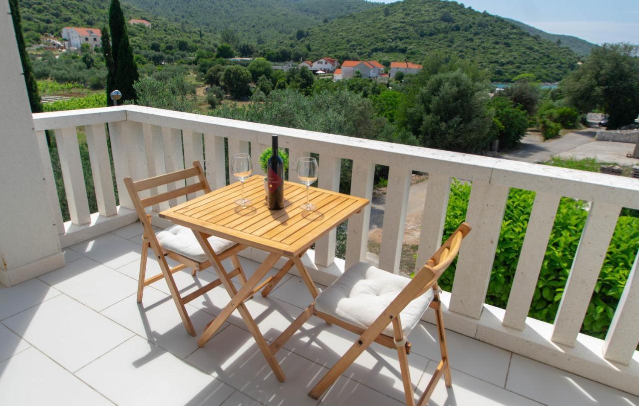 Apartments Valeria Zrnovo Bagian luar foto