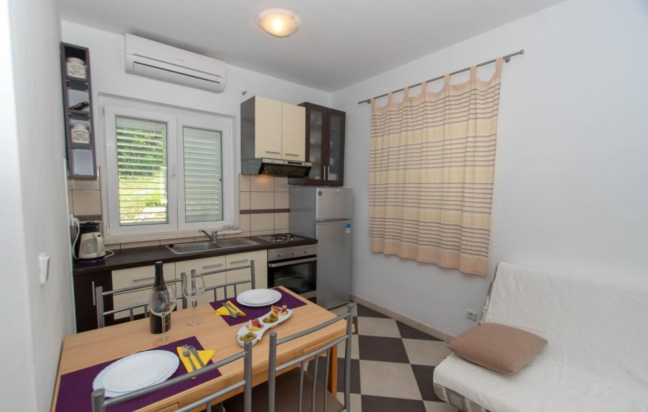 Apartments Valeria Zrnovo Bagian luar foto