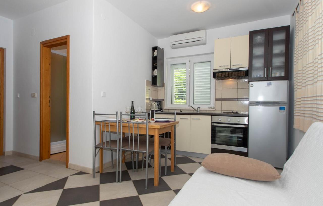 Apartments Valeria Zrnovo Bagian luar foto