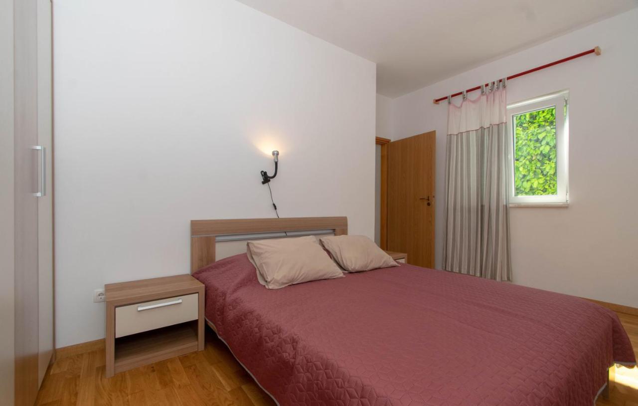 Apartments Valeria Zrnovo Bagian luar foto