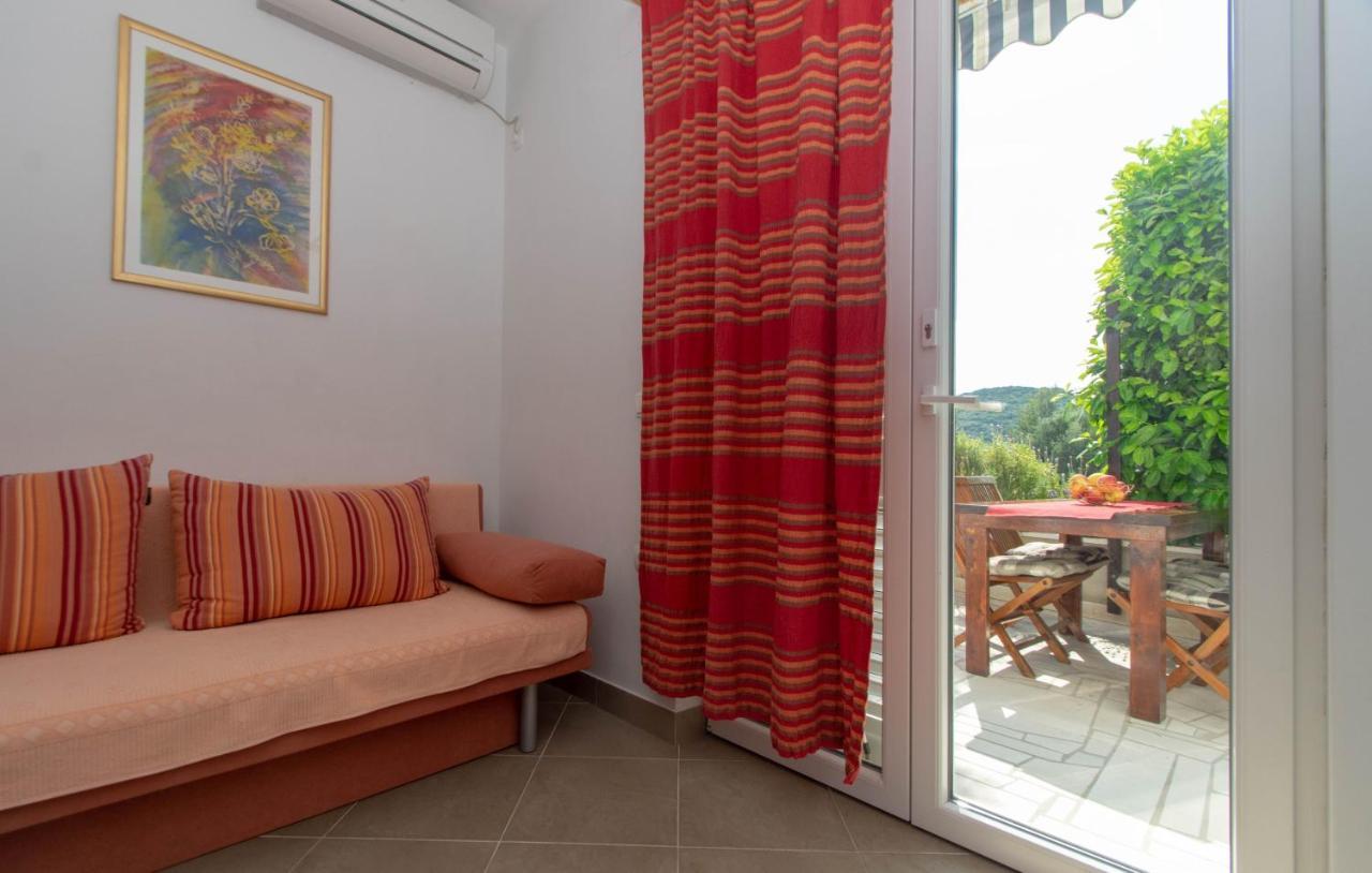 Apartments Valeria Zrnovo Bagian luar foto